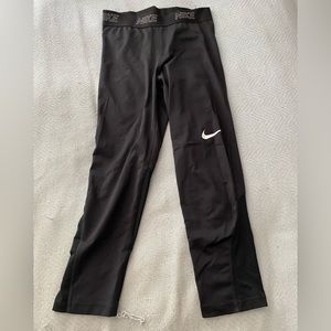 Black Nike capri running tights